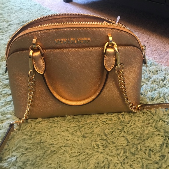 New with tags gold Michael kors bag - Picture 1 of 3